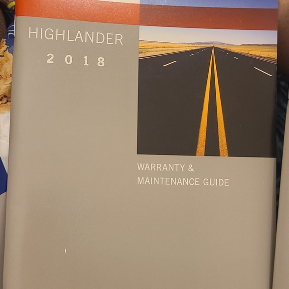 2018 Toyota Highlander Owners Manual Handbook with Case. Set of 5 Books - Picture 8 of 9